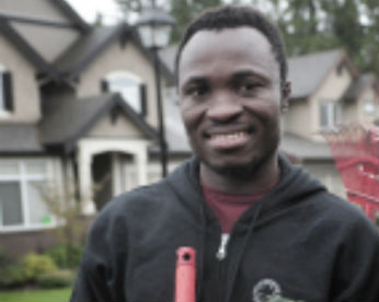 Jardineiro no Canadá, homem descobre que será coroado rei em Gana