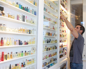 Maior coleção de perfumes do Nordeste é do Recife e nunca foi exposta