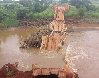 Ponte de R$ 1,3 milhão desaba no Mato Grosso do Sul, em vídeo impressionante