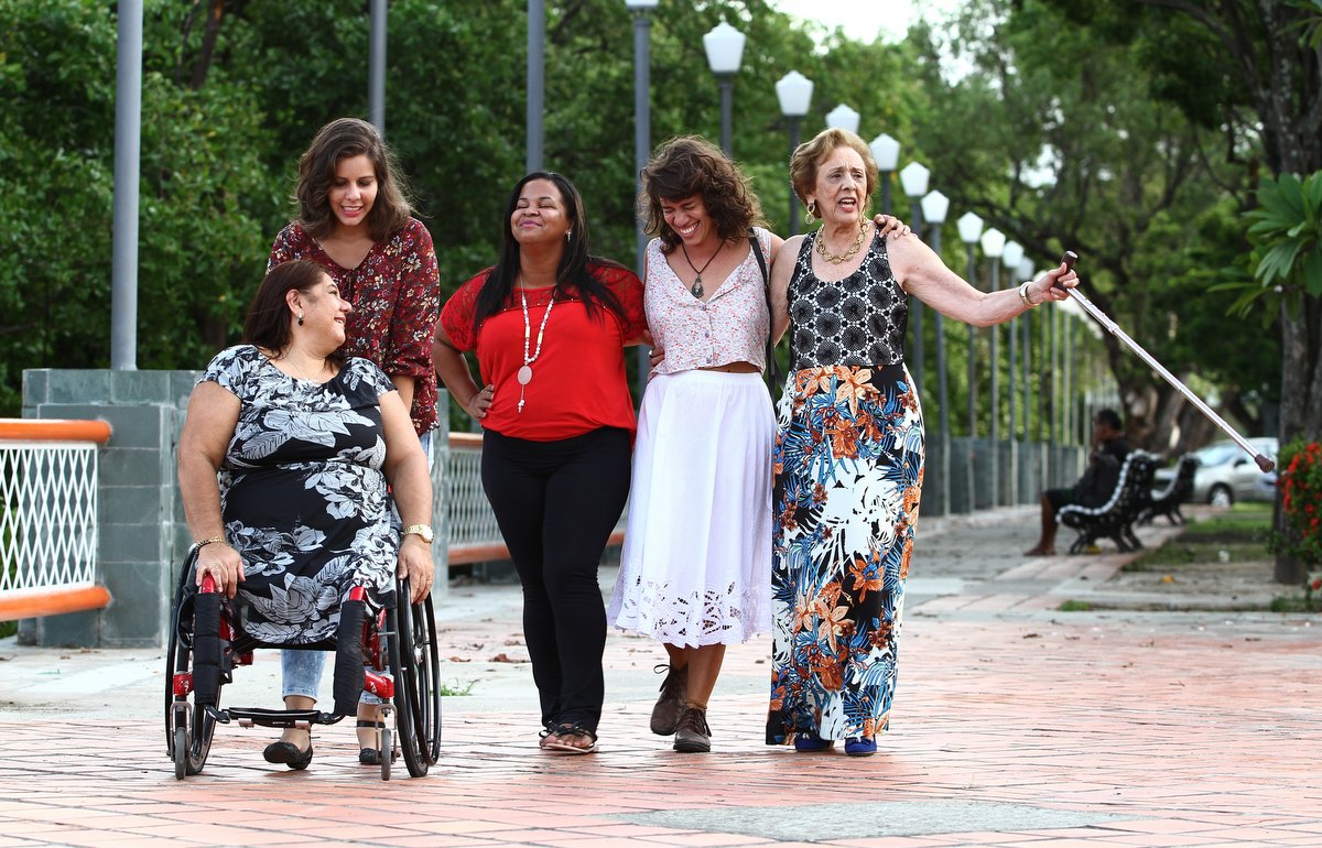 Auroras: histórias de vida e resistência de mulheres do Recife