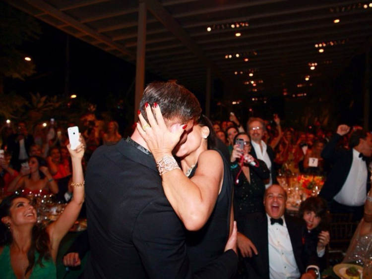 SP: Socialite compra beijo de Ricky Martin por R$ 317 mil