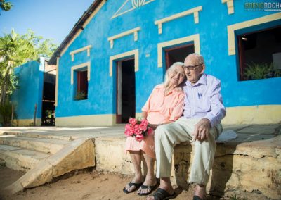 Fotos de ensaio de 65 anos de casados viraliza na internet