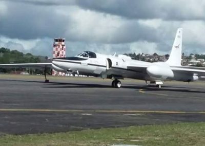 Avião da Nasa pousa no Aeroporto do Recife