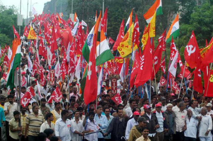 Índia: 180 milhões participam da “maior greve da história”