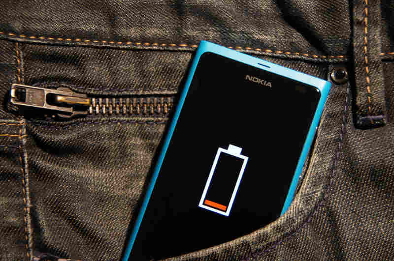 Cientistas desenvolvem bateria que se recarrega sozinha