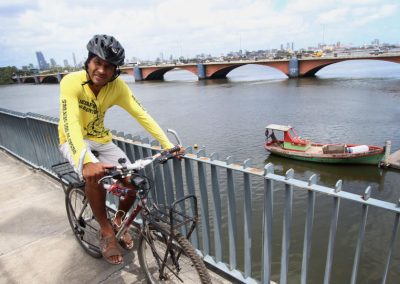 Homem tenta dar volta à América do Sul de bicicleta