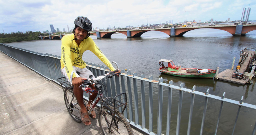 Homem tenta dar volta à América do Sul de bicicleta