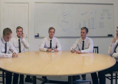 Por entrevista, homem finge ser cliente e acaba contratado