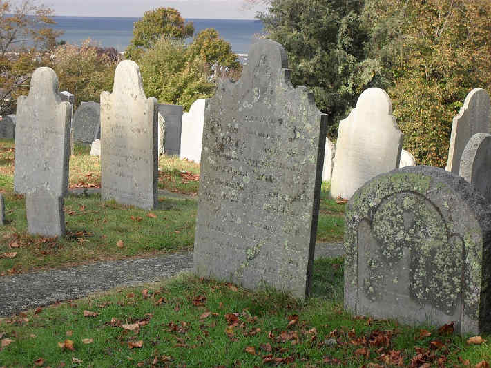 Funcionários de cemitério “proíbem” mortes nos finais de semana