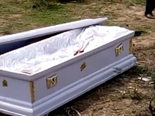 Cadáver é roubado em funeral por causa de dívida