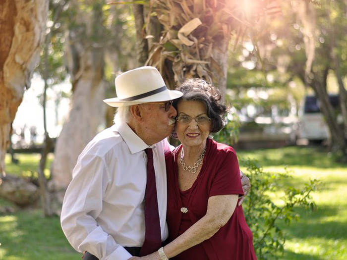 Ensaio de idosos casados há 70 anos emociona a web