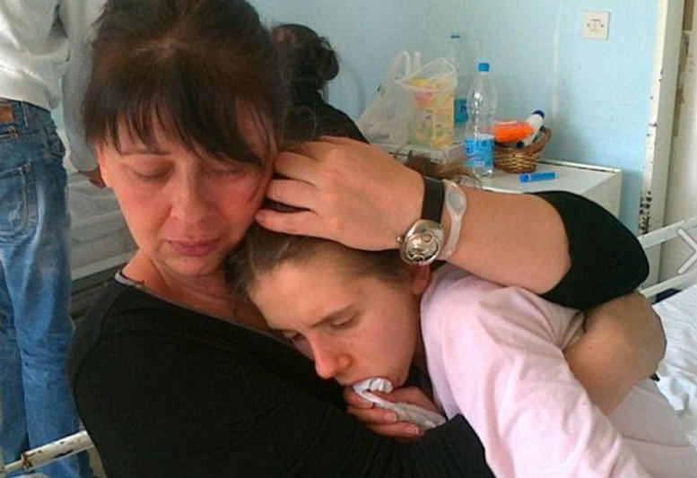 Mulher acorda de coma após 7 anos e conhece filha