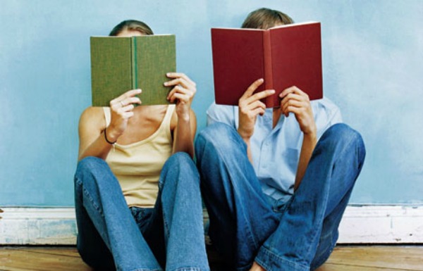 Quem lê livros é mais popular em aplicativos de namoro