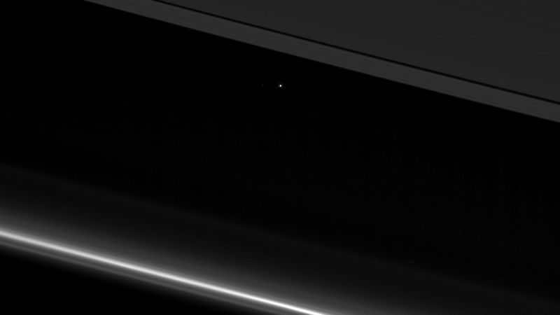 Sonda capta imagem da Terra entre anéis de Saturno