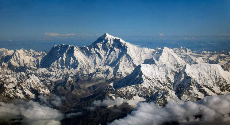 Jovem é resgatado após 47 dias perdido no Himalaia