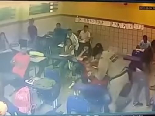 Vídeo mostra PM agredindo aluno em sala de aula