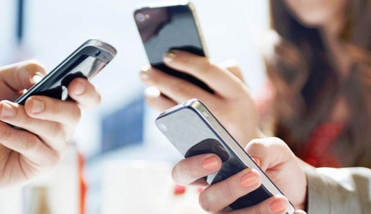 Uso constante de celular diminui a inteligência, diz estudo