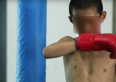 Polícia investiga academia que força órfãos a lutarem MMA
