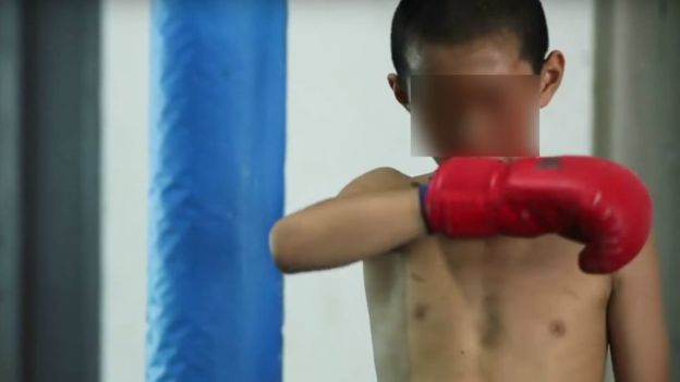 Polícia investiga academia que força órfãos a lutarem MMA