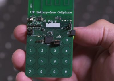 Pesquisadores criam celular que dispensa uso de bateria