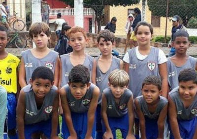 Mãe “obriga” torneio a aceitar filha em time de futebol