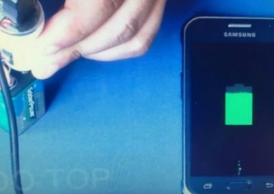 Método caseiro carrega celular sem usar rede elétrica