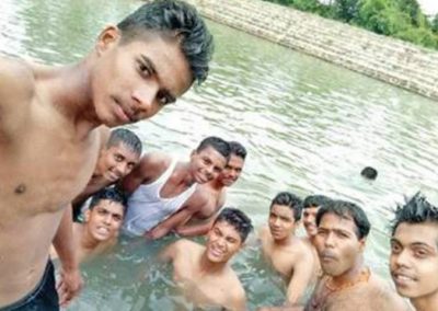 Garotos fazem selfie enquanto amigo se afoga e só percebem 1h depois