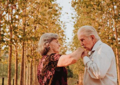 Ensaio de idosos casados há 60 anos emociona a web