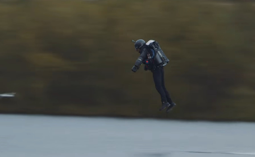Como “Homem de Ferro” da vida real, piloto quebra recorde de velocidade em traje voador