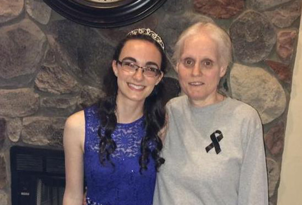 Antes de morrer de câncer, mãe escreve carta para filha e comove internet