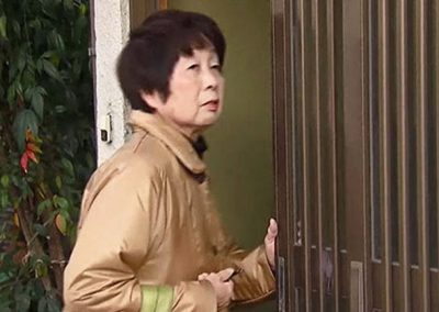 Após matar três companheiros, mulher de 70 anos é condenada à morte