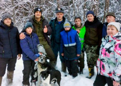 Cães aquecem crianças perdidas em floresta durante frio de -6°C