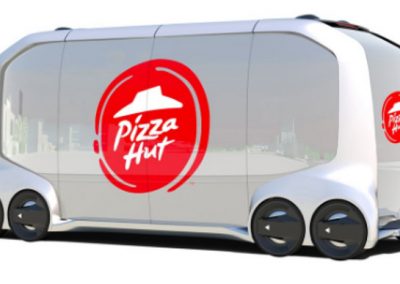 Lançado carro sem motorista que faz e entrega pizzas