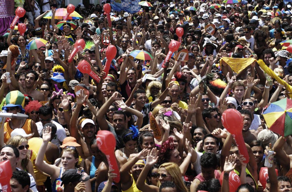 Foliões relatam perrengues que (quase) acabaram com seu carnaval