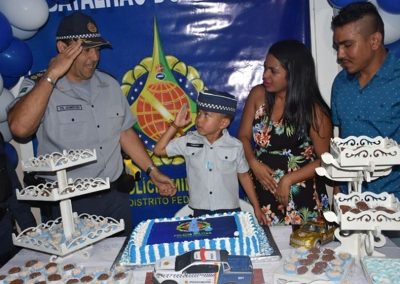 Fã da PM, menino ganha festa e título de “embaixador” de aniversário