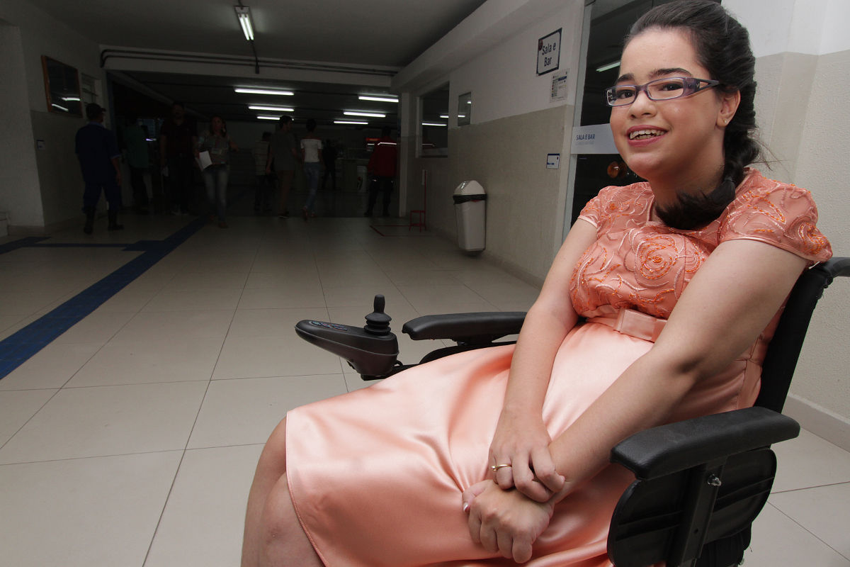 Bacharel com paralisia cerebral é aprovada na OAB-PE