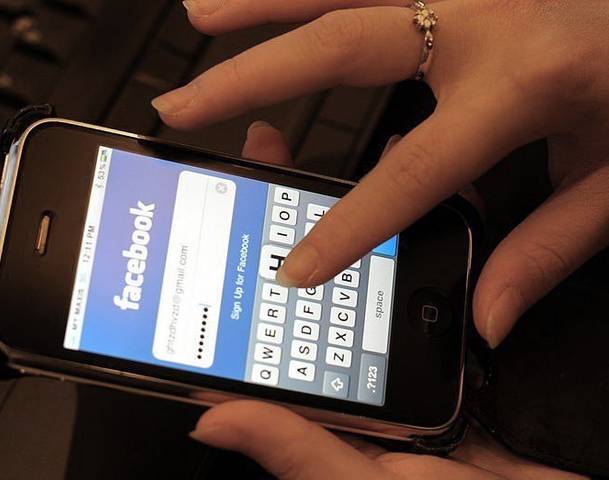 Facebook usaria celulares para ouvir o que pessoas dizem