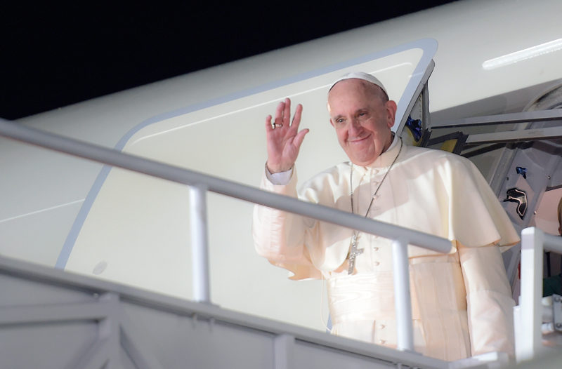 Papa rejeita doação de presidente argentino com 666 no valor