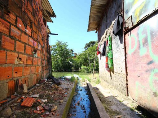 Pernambucanos criam casa flutuante para comunidades ribeirinhas