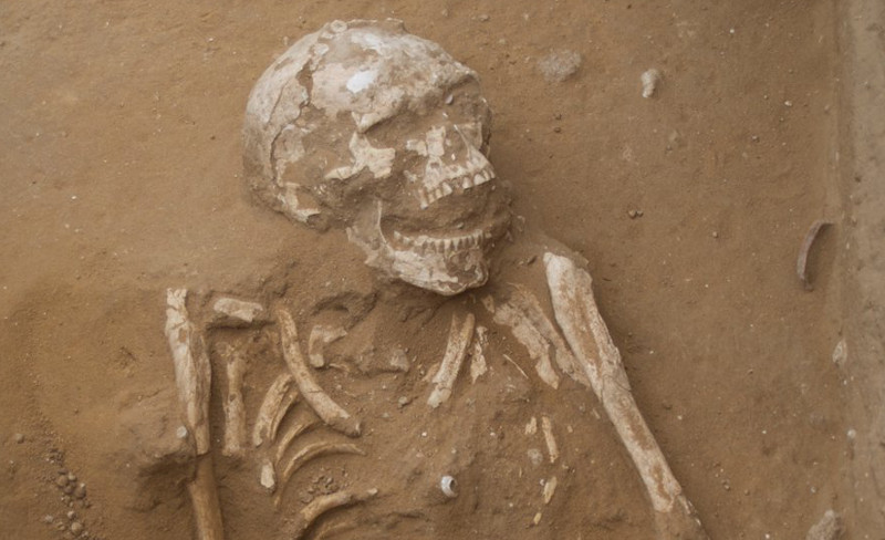 Arqueólogos descobrem cemitério de povo bíblico em Israel