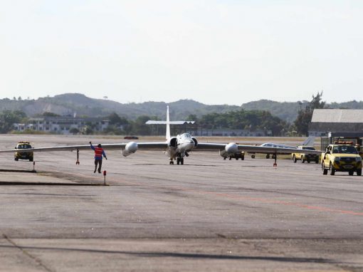 Avião da NASA pousa no Recife