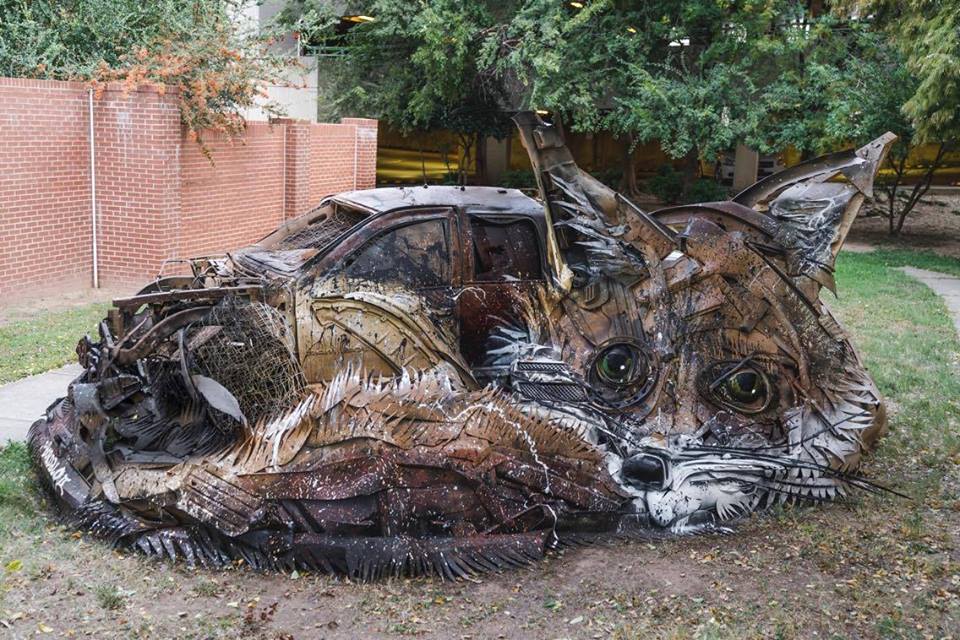 Artista cria obras a partir do lixo para falar do desperdício