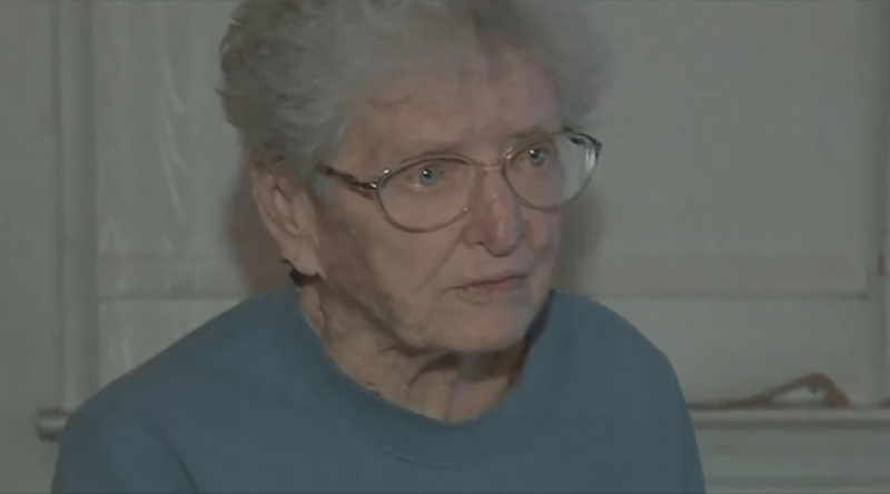 Idosa de 91 anos luta contra ladrão que invadiu sua casa