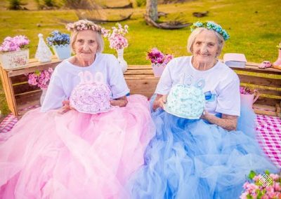 Gêmeas ganham ensaio para celebrar 100 anos de vida