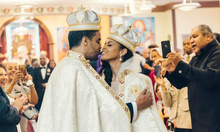 Casal se apaixona em balada, casa e agora herdará trono da Etiópia