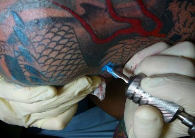 Sem ideia? Site convoca artistas do mundo todo a desenhar sua tatuagem