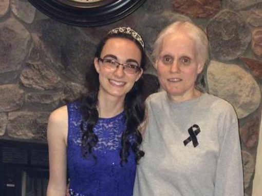 Antes de morrer de câncer, mãe escreve carta para filha e comove internet